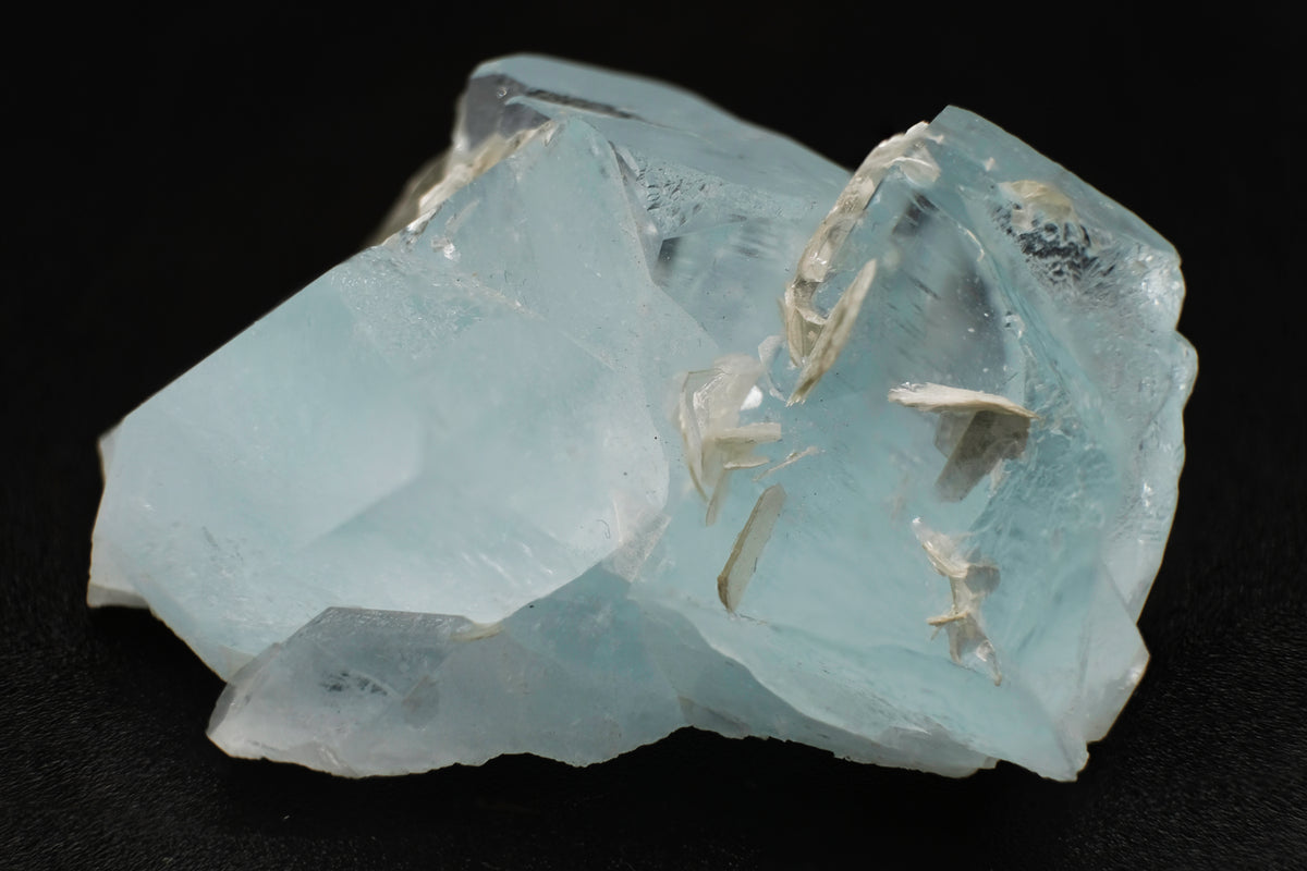 Aquamarine (Beryl), Muscovite