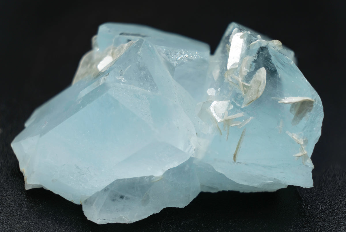 Aquamarine (Beryl), Muscovite