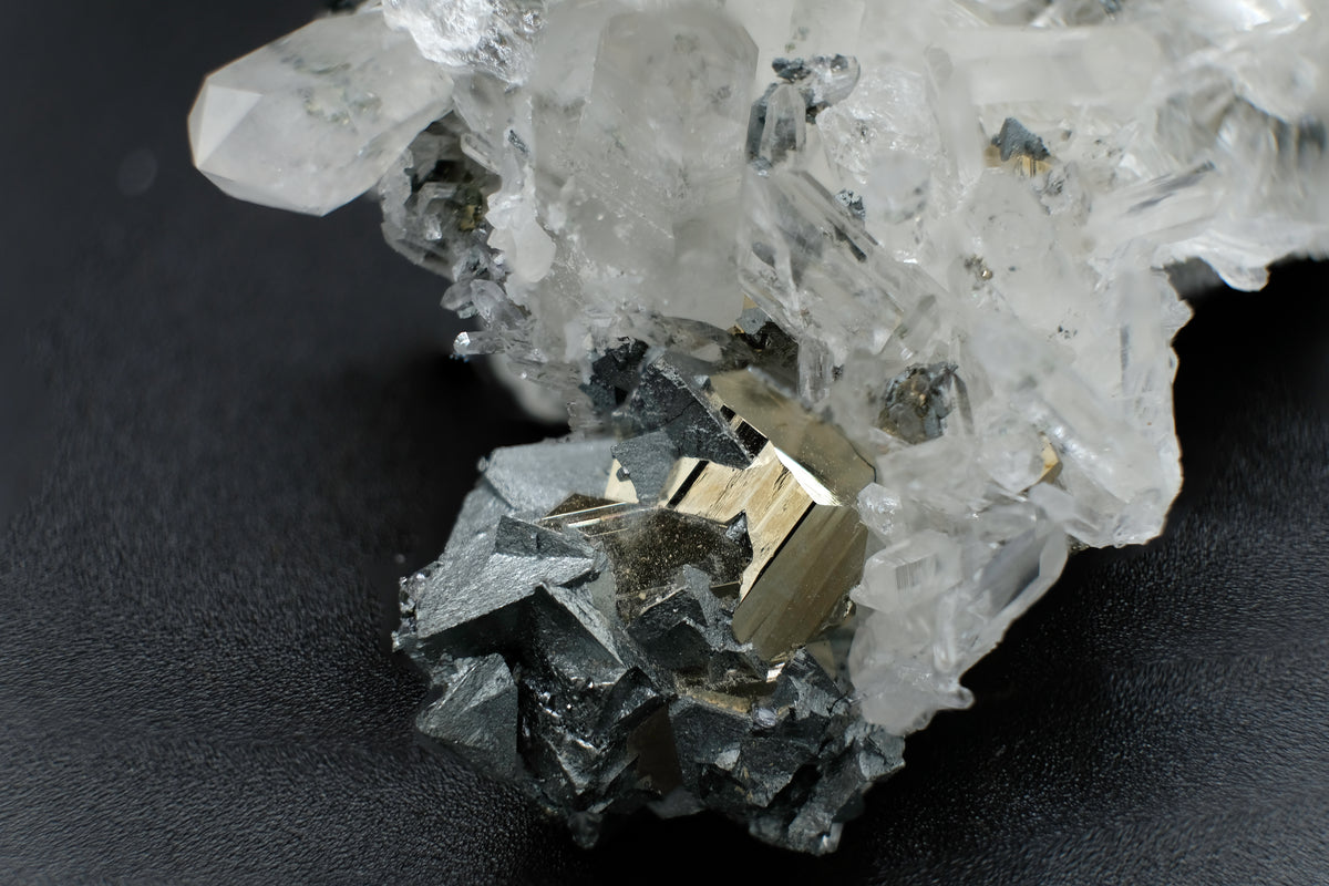 Tetrahedrite Pyrite, Tennantite, Quartz