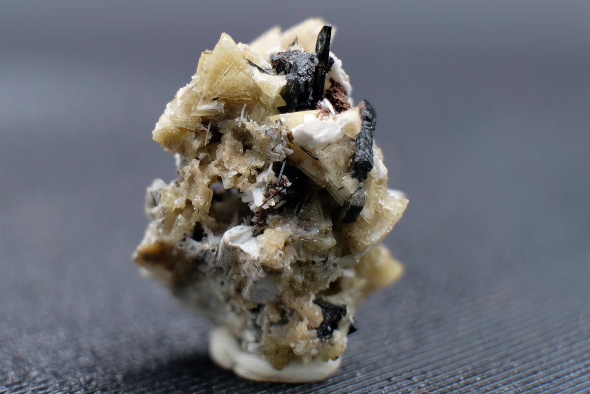 Genthelvite (Type Locality)