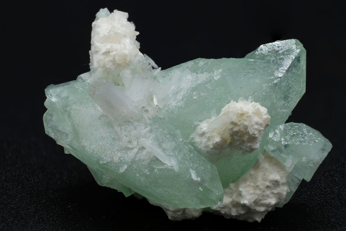 Mordenite, Apophyllite