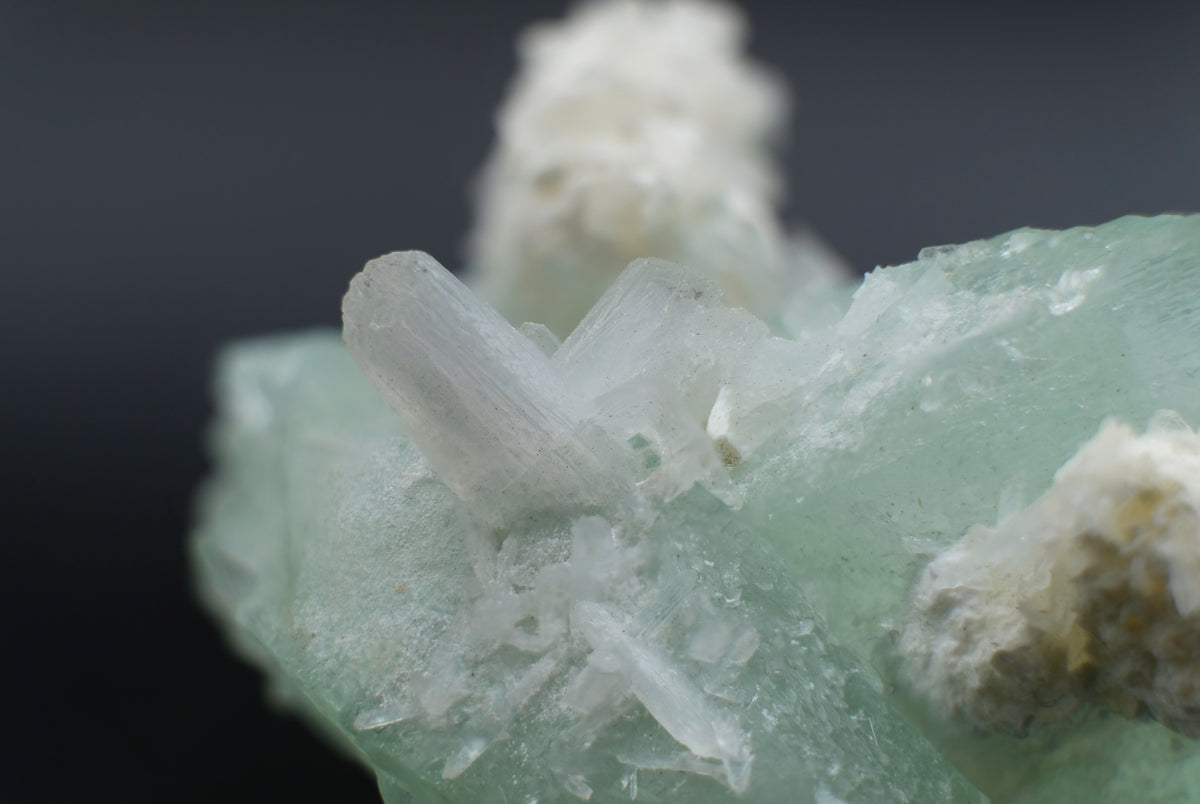 Mordenite, Apophyllite